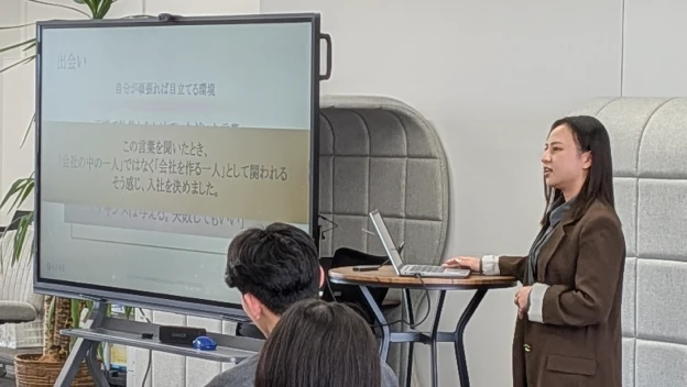 企業PRしている様子