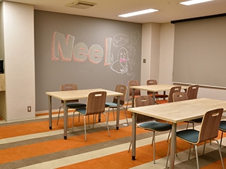 2018年にできたばかりの研修室で説明会を行います☆