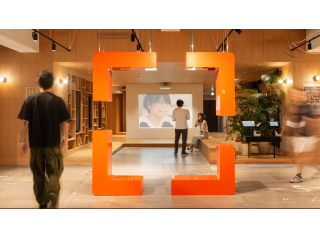 あらゆる「LIFE」に焦点をあてる企業の姿勢を示すシンボル