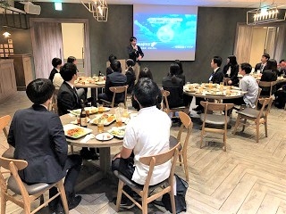 食事をしながら、ざっくばらんに話をしましょう!