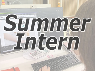 webページ制作風景のイメージ