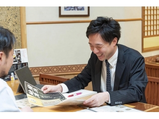 飲食店のオーナーに対してたくさんの相談を重ねます！