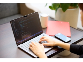 インハウスエンジニアとなりますので、派遣型ではございません♪