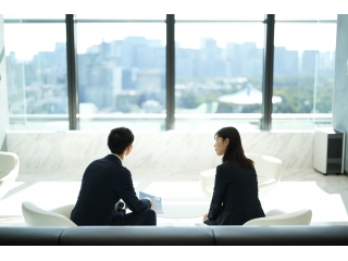 『100年企業戦略』を掲げ、企業の未来と挑戦を支えます