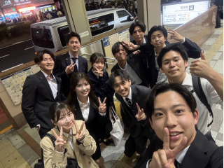 新卒研修お疲れ様会★
同期の仲がさらに深まりました！