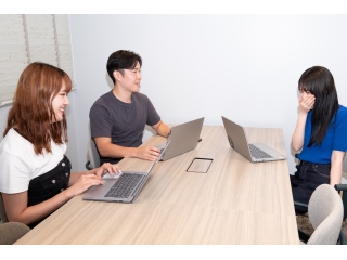 salesメンバーのMTG風景です。