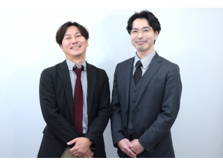 会長の滝本(左)と社長の高山(右)。