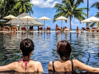 観光業の人材・生産性・育成課題・地方過疎化の大課題に挑む。