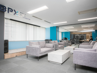 開放的なオフィスで、かつシンプルなデザインとなっております！