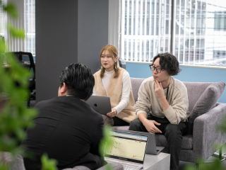 部署の垣根を越え意見交換をする場を設けており、交流が盛んです