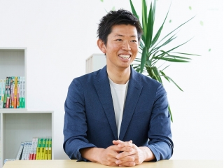 代表取締役　諏訪間