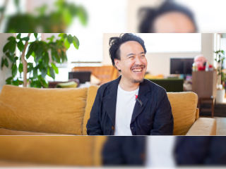 代表もメンバーと同じオフィスで仕事をしています