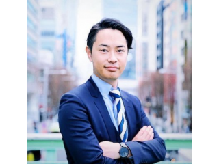 代表：山本の経歴
93年生まれ
慶應義塾大学法学部卒業後