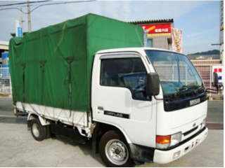 中古のトラック1台