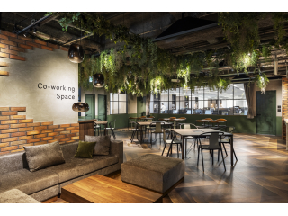 不動産会社とは思えないカフェテリア空間でリフレッシュ！