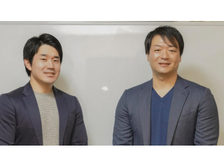 創業時 代表 米沢（右） 取締役 渡邊（左）