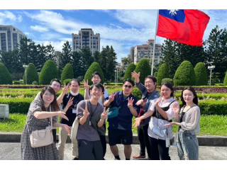 年に1度、国内か国外へ社員旅行