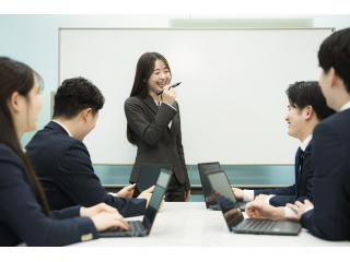 チーム制により個々での活動ではなく、仲間と切磋琢磨できる環境