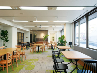 地域の方にも開放しているオフィス兼コミュニティスペース