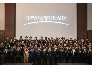 ＼社員数100人突破！新卒積極採用中！／