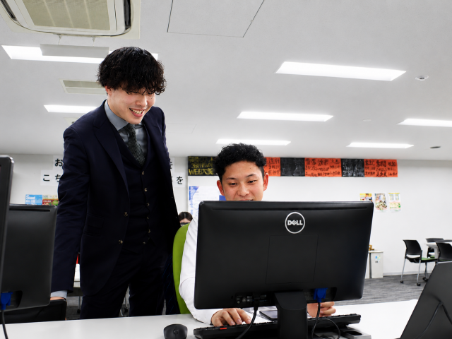 【月給26～35万円】Web・ITの提案営業｜インセンティブ有｜未経験OK｜完全週休二日制写真 1