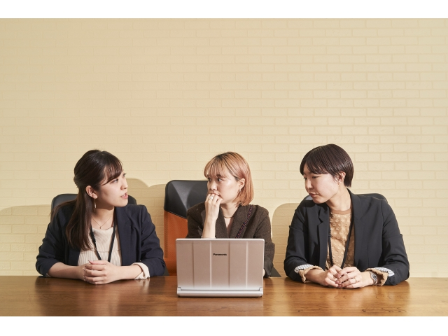 【27卒】IT×コンサル　経営者向けに、新卒から実践的なコンサルティングを！土日休み・転勤なし！写真 1