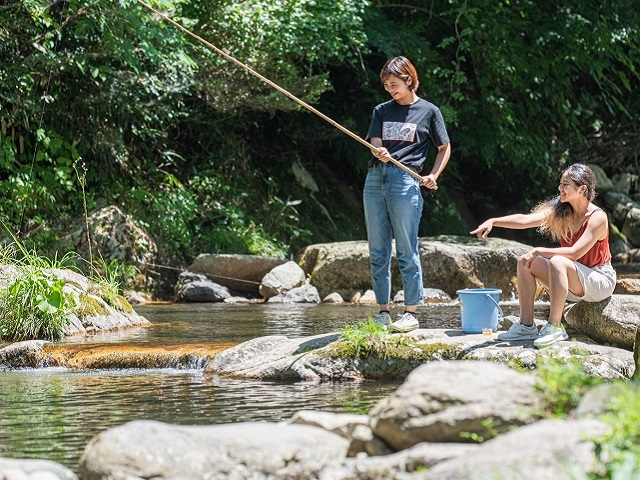 新卒【地方創生を目指すグランピング施設の運営】1年目から企画開発や組織づくりもお任せ。大胆な裁量あり写真 1