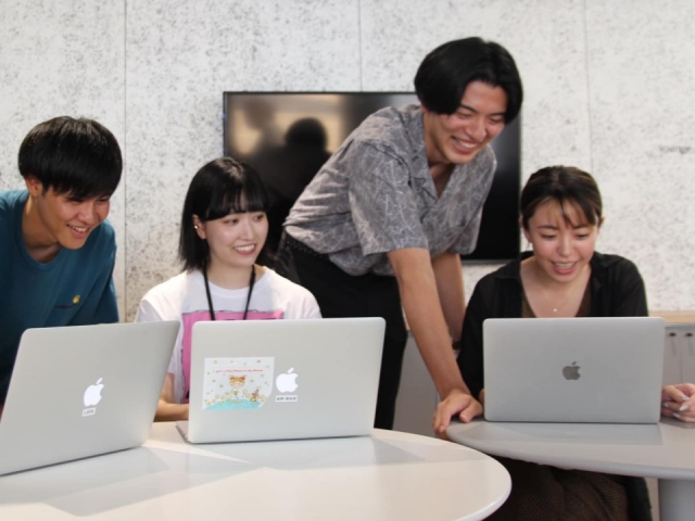 【25卒｜総合職】創業3年で売上300%成長！会員数30万人以上を誇る就活メディアの運営メンバー募集写真 1