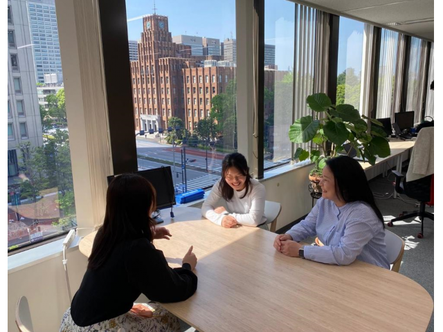【ITエンジニア】社員の90％以上が未経験スタート★入社日に有休付与/みなし残業なし★写真 2