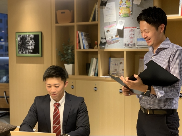 【営業職】＜未来の営業所長候補！＞求む！誰よりも早く成長したい方写真 1