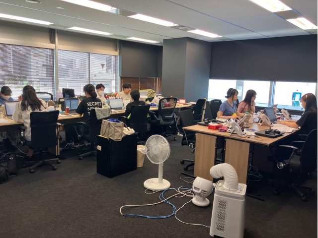 【新卒】管理職候補募集!受電のみ!会社を支えるコールセンタースタッフ写真 1