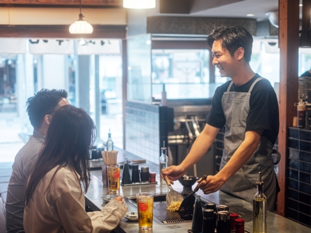 【月給25.5万円+賞与年2・昇給年4/完週休2】もんじゃ業界シェアNo1企業【エリア限定(沖縄)】写真 1