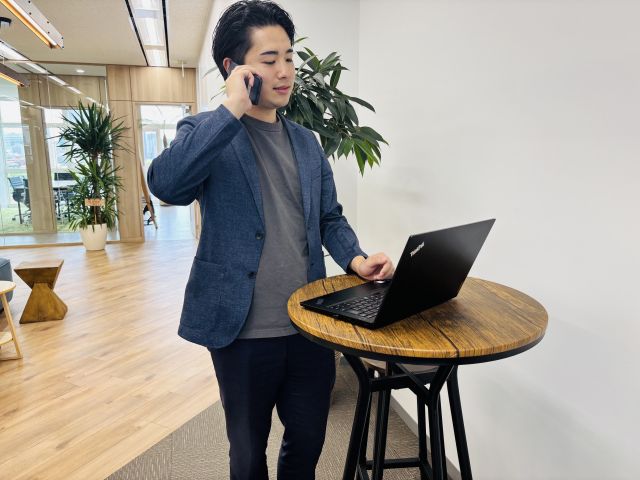 【第二新卒】企画営業◎年4回昇給チャンスあり｜年間休日127日(土日祝休み)｜リモート｜未経験歓迎！写真 1