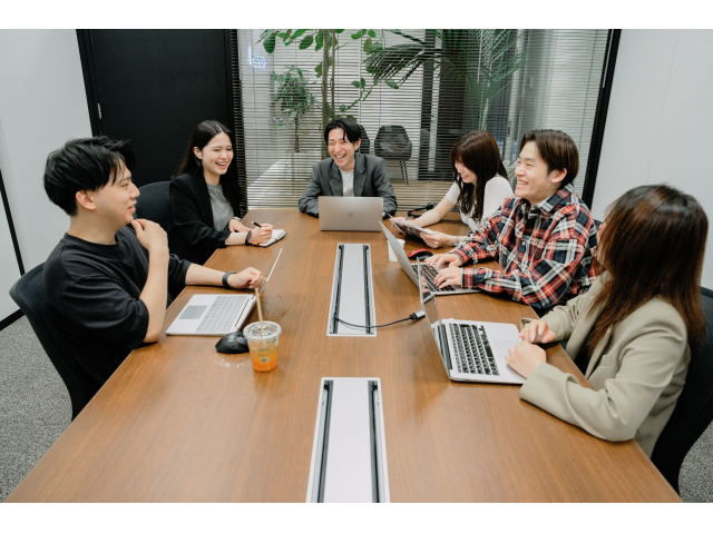 【ベンチャーの裏側まで話します】freemovaのリアルが知れる会社説明インターン写真 2