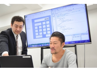 社長がITスクール？！～電卓作成でへとへと～