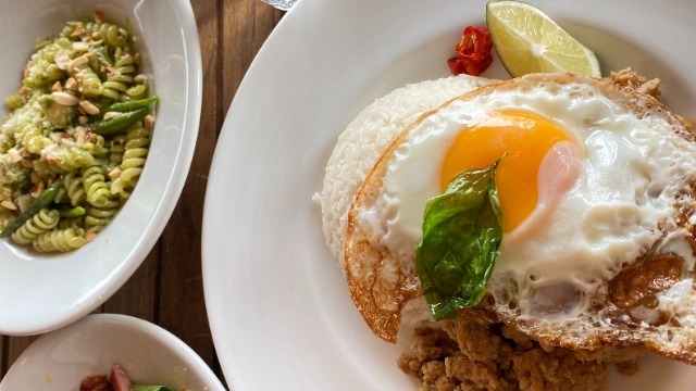 優雅なホテルランチ…( ;∀;)