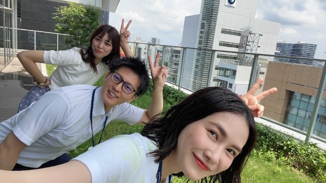 最上階テラスで…？