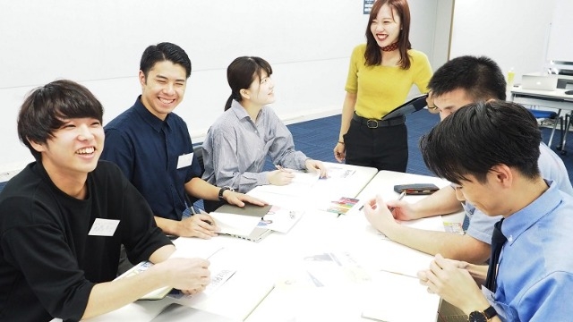 100人規模のグループディスカッションで面接官4人！？