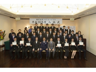 1日は入社式でした！