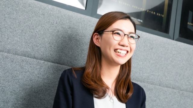 ★社員紹介★自社クラウドサービスと経営理念に惹かれ入社。会社の顔として働く女性営業をご紹介！【前篇】