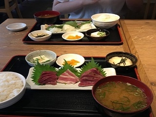 女子は肉が好き。（わしは魚派）