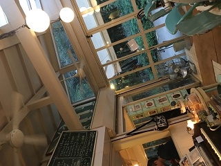 「水曜日」と付くもの