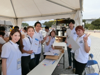 【社員全員でブース運営！ここでももちろんお客様ファースト！】