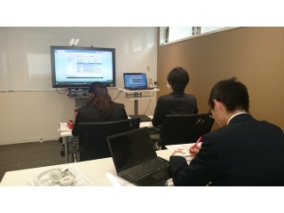 新入社員の研修風景