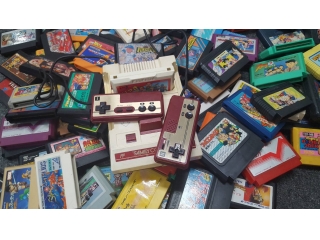 LCMにファミコンカセットが“100個”漂着！？