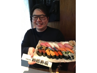 創業オーナーのmacbookの先生は新卒佐藤君