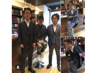 創業メンバーの３人でお揃いのスーツ