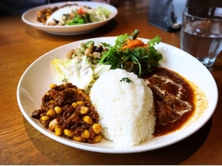 【社員ランチ】部署関係なく皆んなでワイワイ！