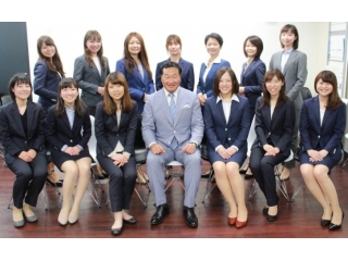 全社員にオーダースーツが支給されました！！①