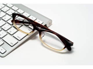 実際どうなの？人気のPCメガネに迫る！～効果は？編～